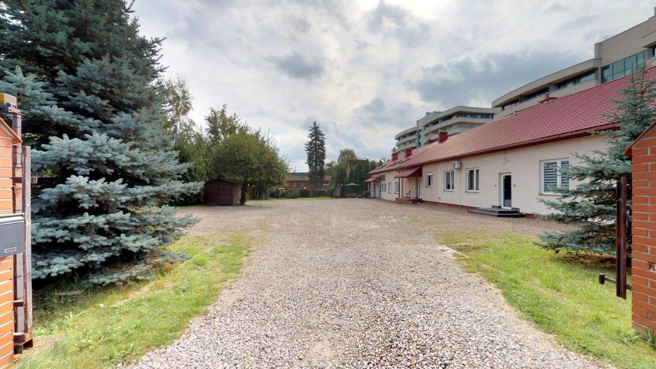 Noclegi Czarna Perla Краков Экстерьер фото